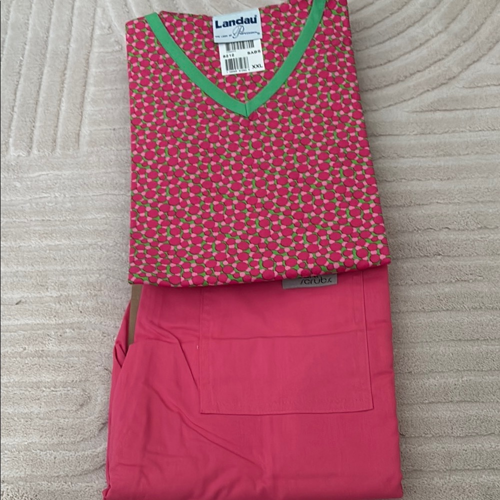 Medical scrubs NWT